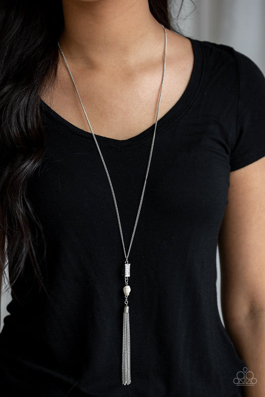 Wild Horse Wonder White
Necklace Paparazzi