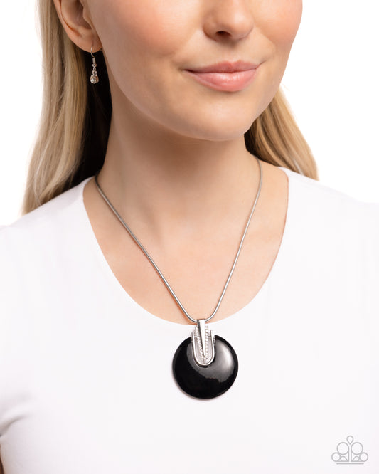 Cutting Charm Black Necklace