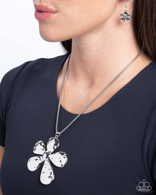 Gratifying Garden Silver Necklace