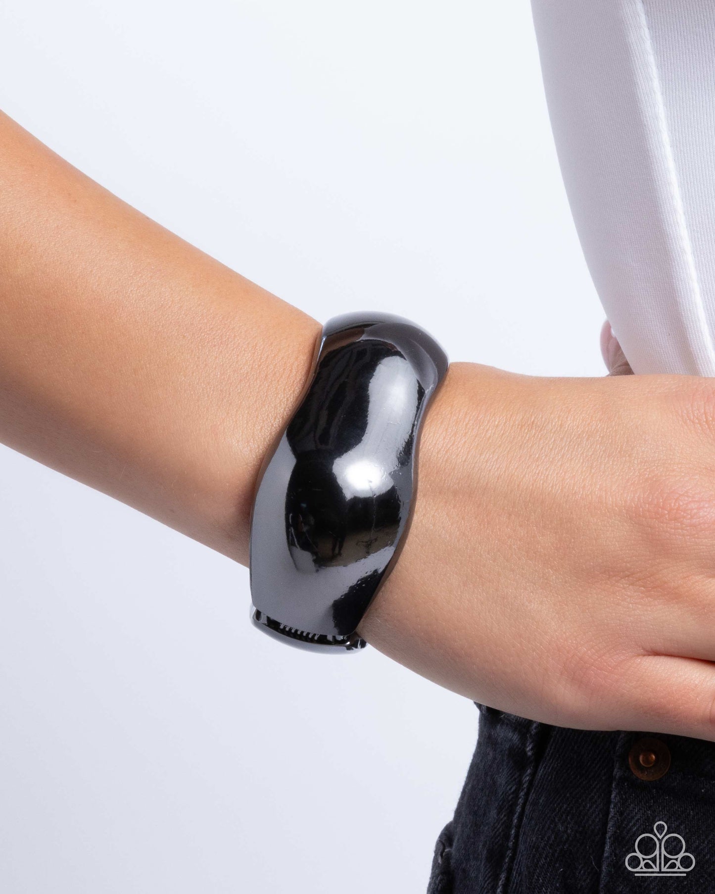Curved Confident Black Bracelet