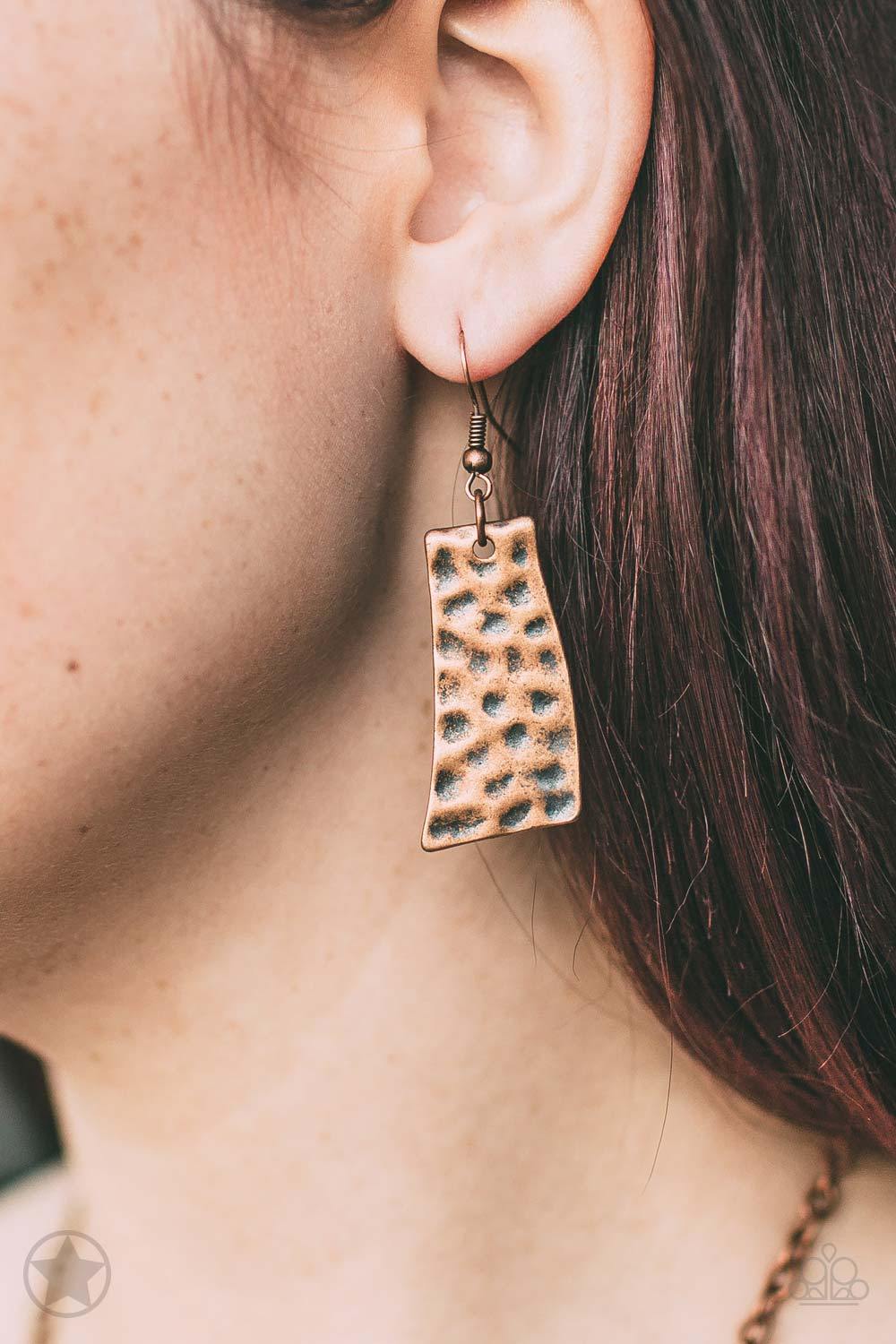 A Fan Of The Tribe Necklace - Daria's Blings N Things