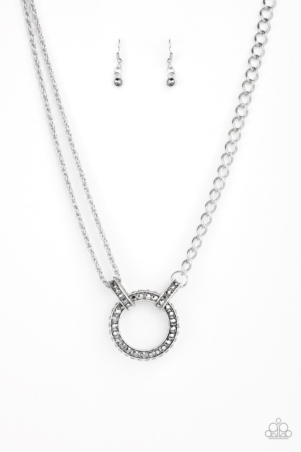 Razzle Dazzle Silver
Necklace - Daria's Blings N Things