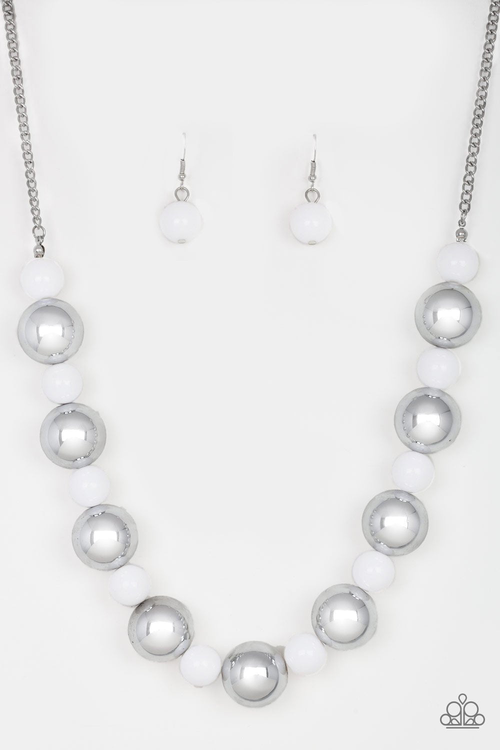 Top Pop White
Necklace - Daria's Blings N Things
