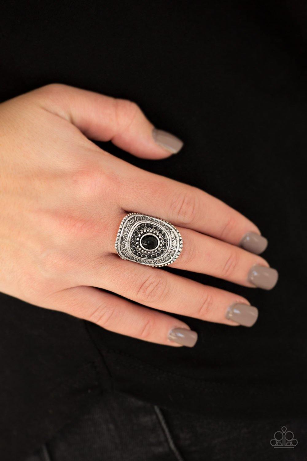 Adventure Venture Black
Ring - Daria's Blings N Things