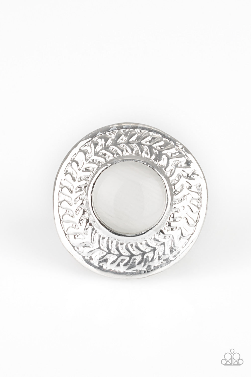 Garden Garland White
Ring - Daria's Blings N Things
