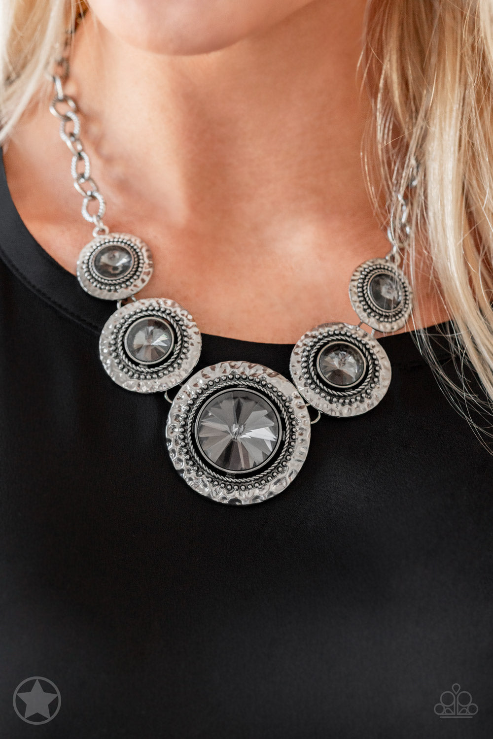 Global Glamour
Silver Necklace - Daria's Blings N Things