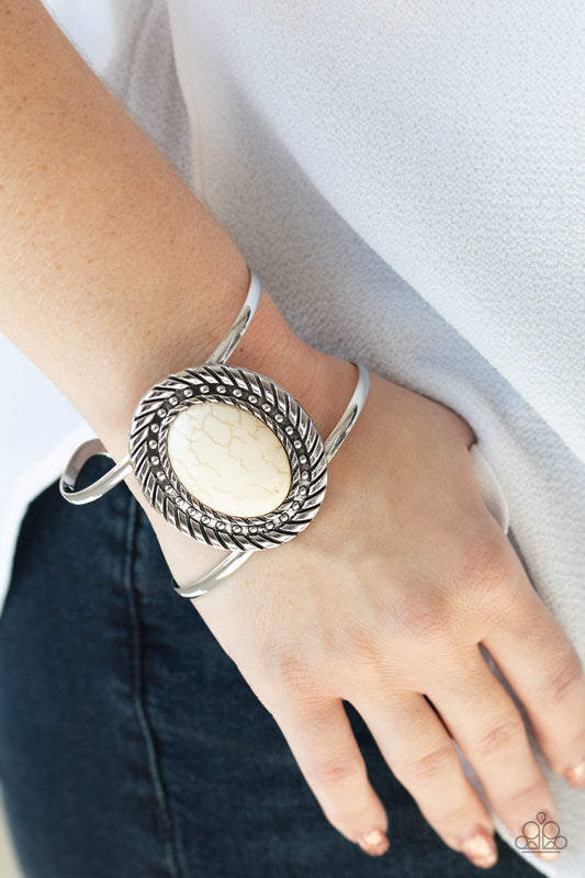 Desert Aura White
Bracelet - Daria's Blings N Things