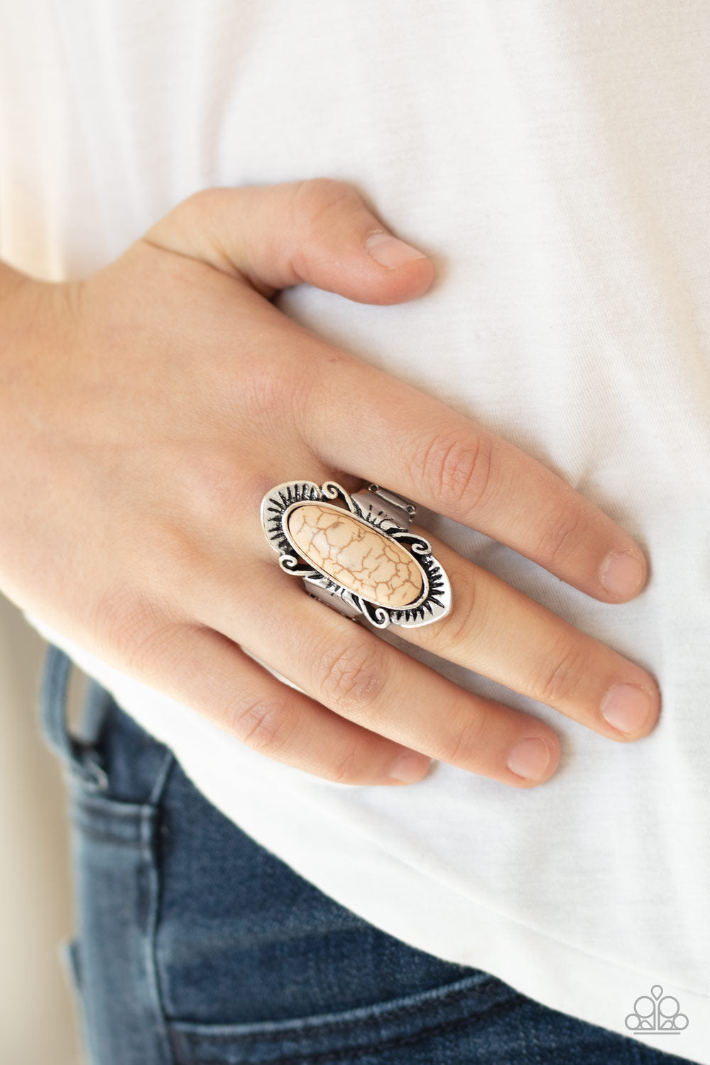 Mineral Monger Brown
Ring Paparazzi