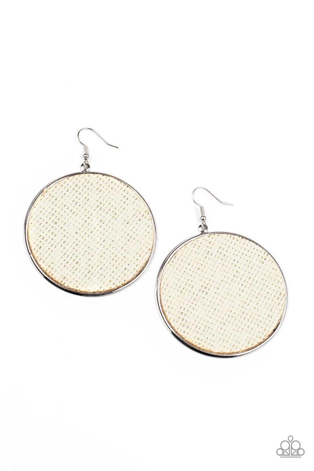 Wonderfully Woven White
Earrings Paparazzi