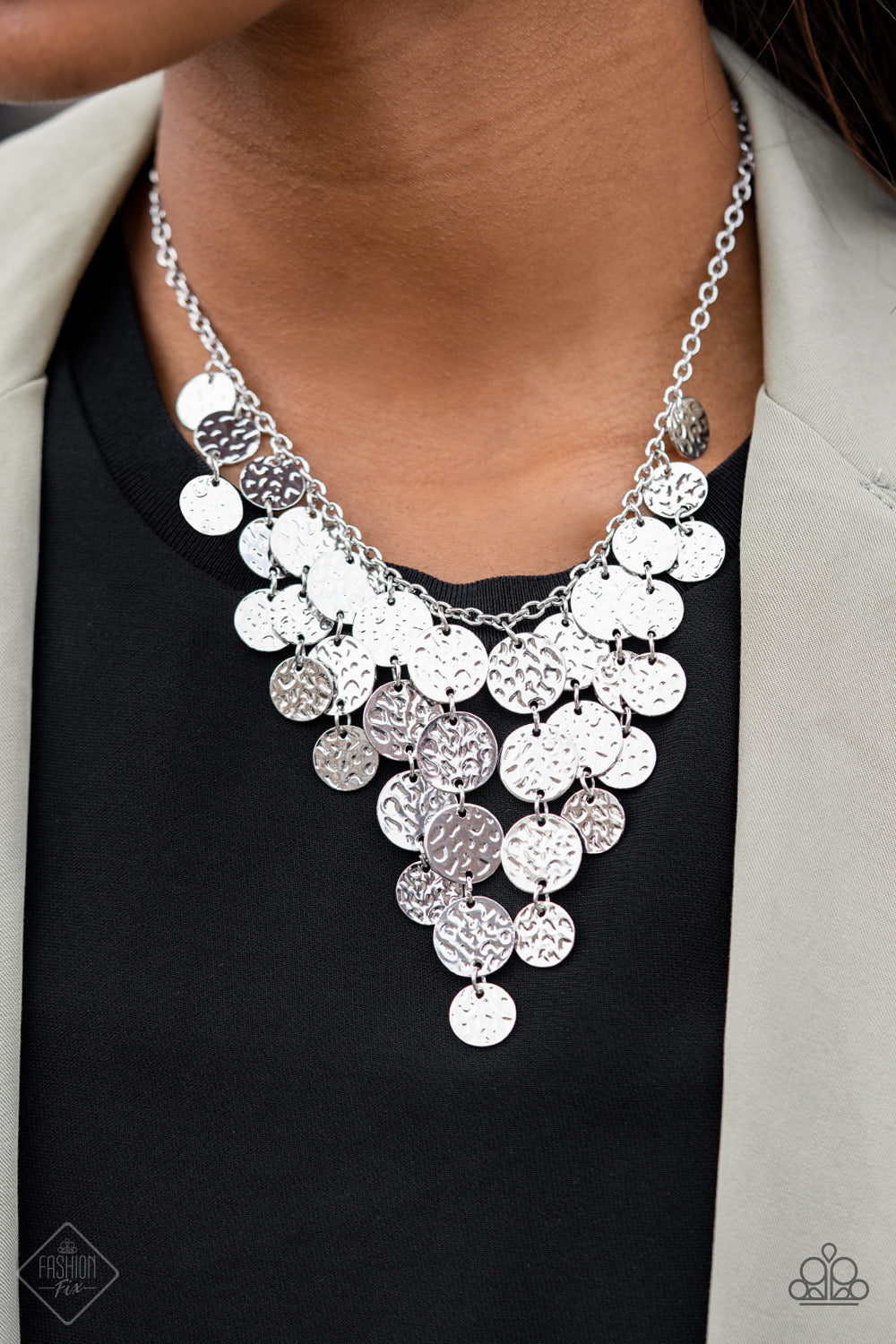 Spotlight Ready Silver
Necklace - Daria's Blings N Things