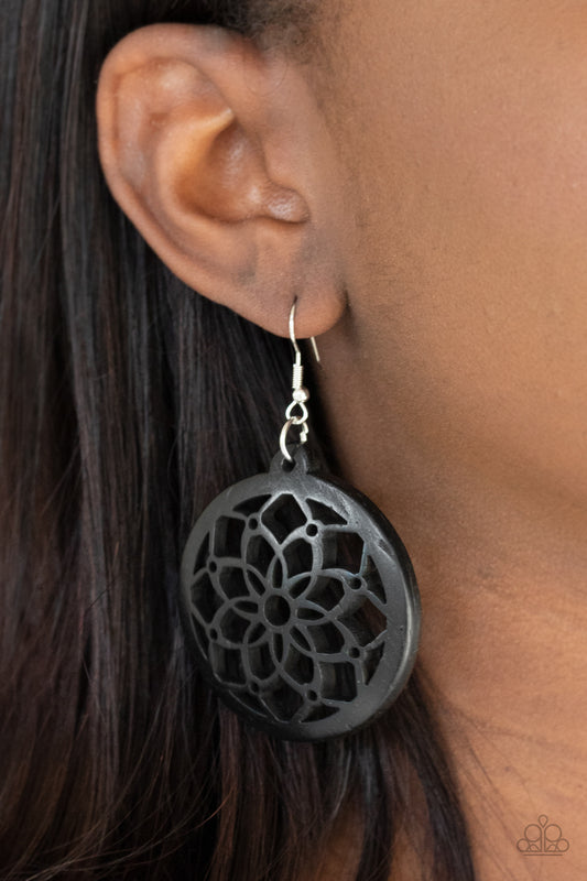 Mandala Meadow Black
Earrings - Daria's Blings N Things