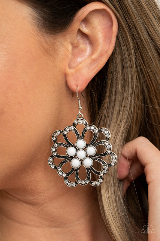 Dazzling Dewdrops White
Earrings - Daria's Blings N Things