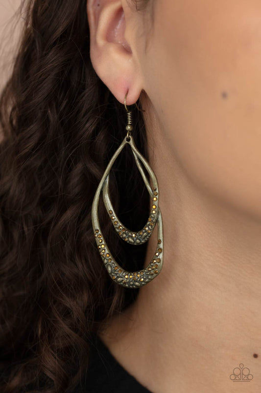 Beyond Your GLEAMS Brass
Earrings - Daria's Blings N Things