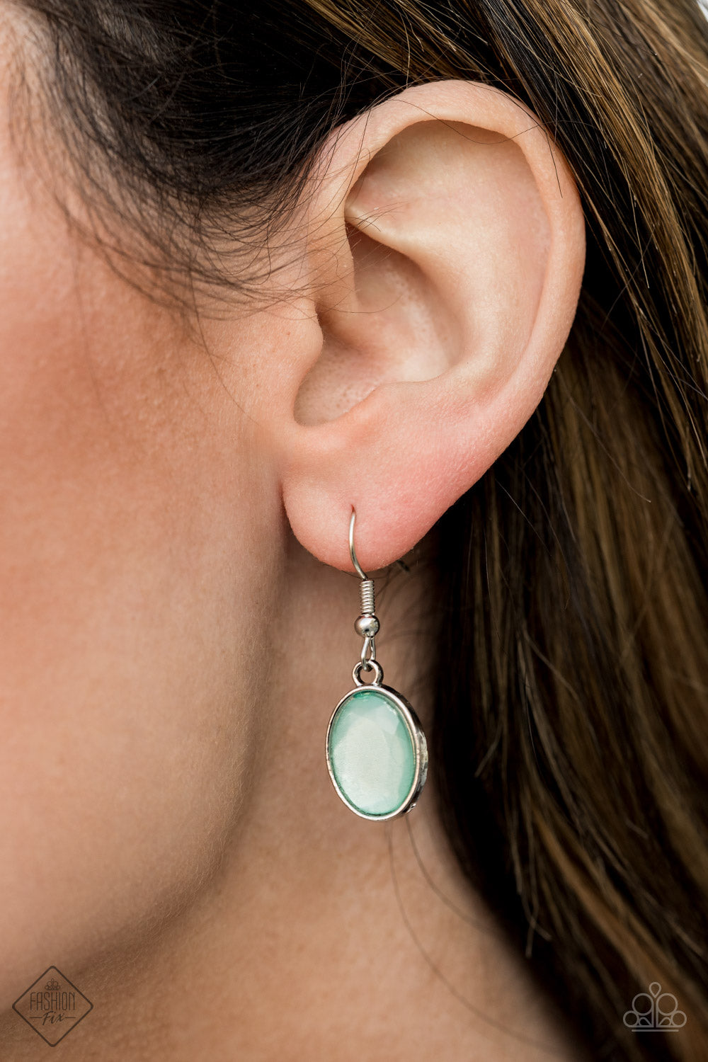 Serene Gleam Blue
Necklace - Daria's Blings N Things