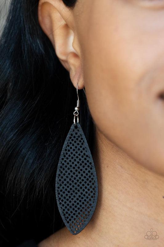 Surf Scene Black
Earrings - Daria's Blings N Things