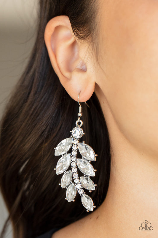 Ice Garden Gala White
Earrings Paparazzi