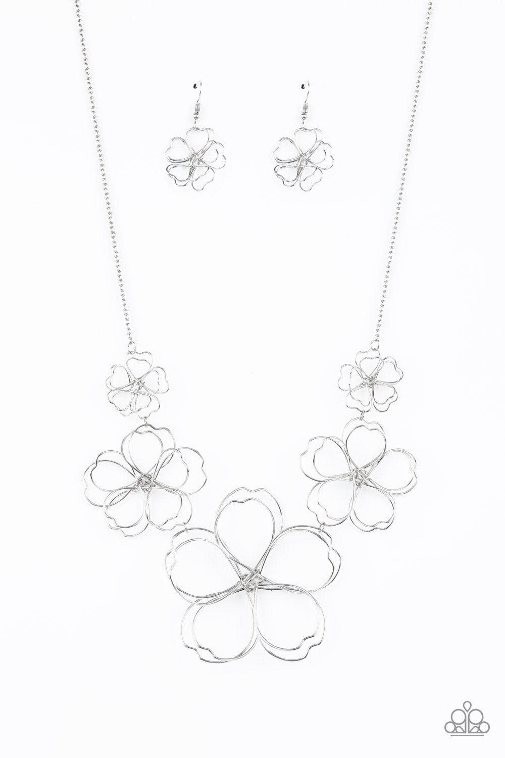 The Show Must GROW On Silver
Necklace Paparazzi