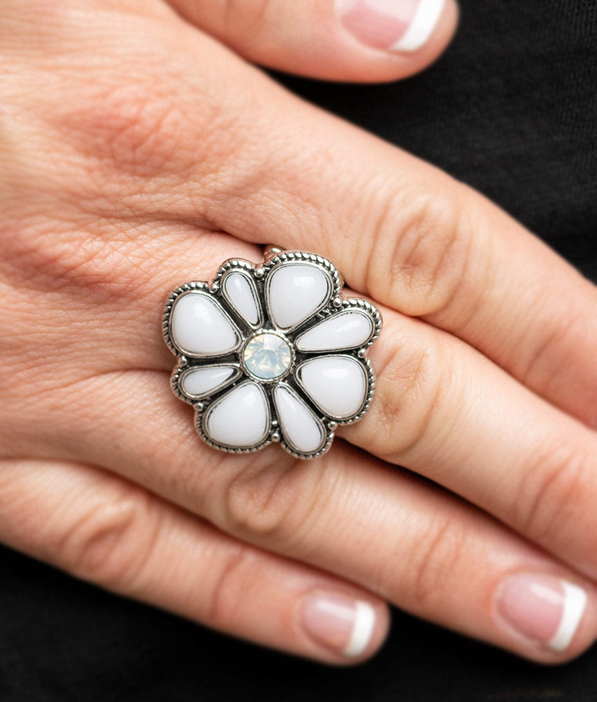 Meadow Mystique White Ring
