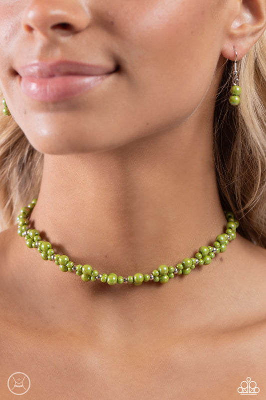 Dreamy Duchess Green Choker Necklace
