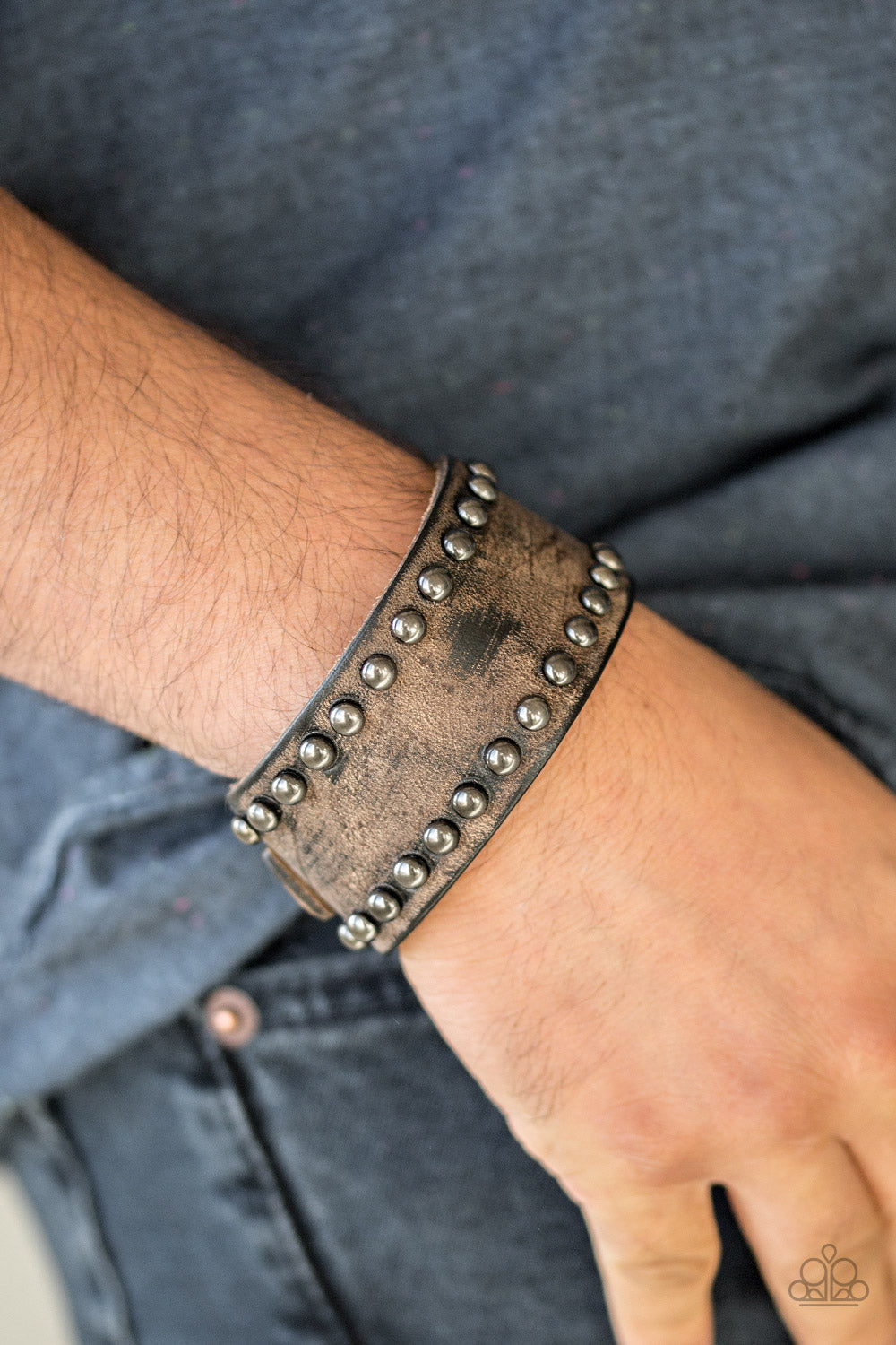 Cattle Drive Brown
Bracelet - Daria's Blings N Things