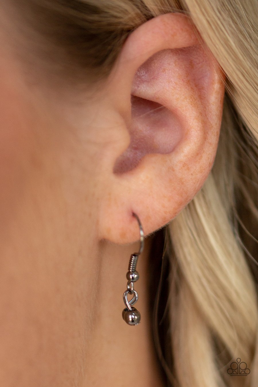 Keep Your Eye On The Pendulum Black Necklace - Daria's Blings N Things