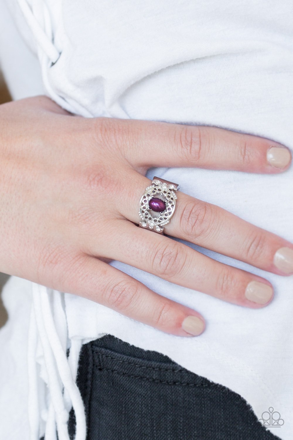 Mod Modest Purple
Ring