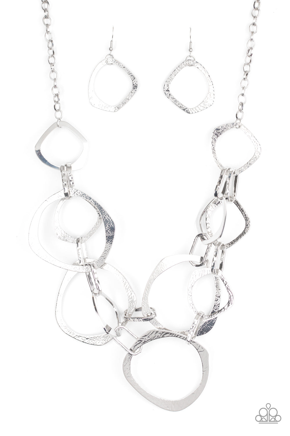 Salvage Yard Silver
Necklace Paparazzi