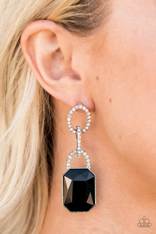 Superstar Status Black
Post Earrings - Daria's Blings N Things