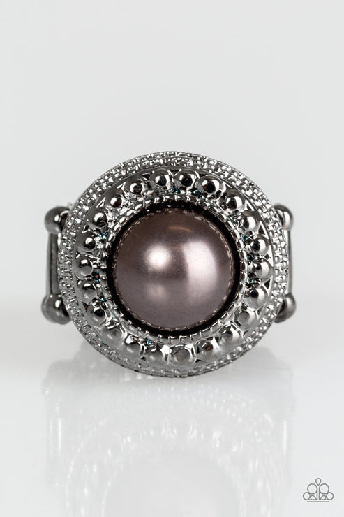 Bronx Beauty Black Ring Paparazzi