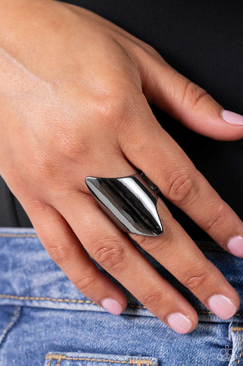Pointed Palm Desert Black Ring