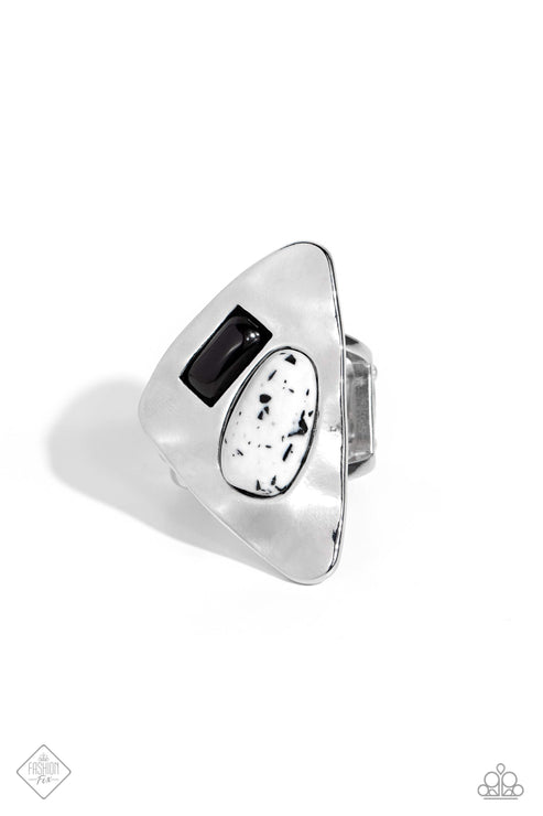 High-End Headline Black Ring