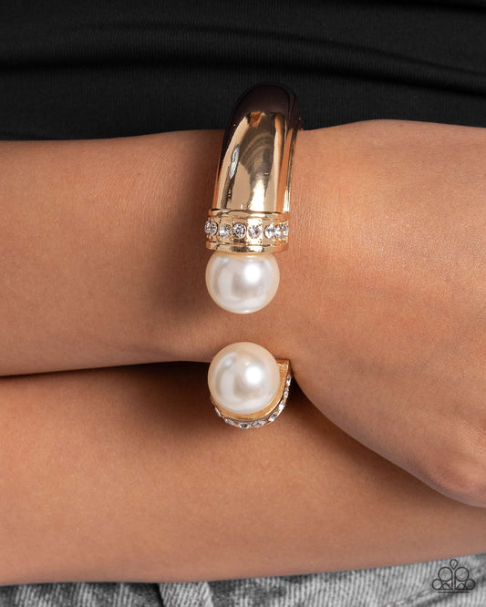 Breathtaking Balance Gold Bracelet
