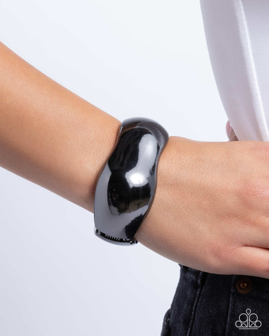 Curved Confident Black Bracelet