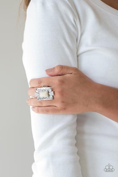 So Smithstonian White Ring Paparazzi