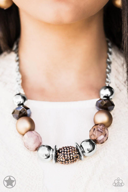 A Warm Welcome

Necklace - Daria's Blings N Things