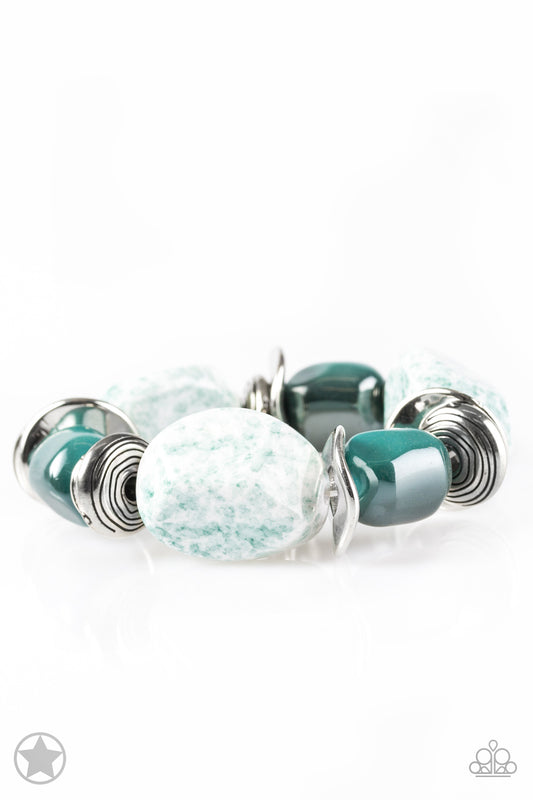 Glaze of Glory Blue
Bracelet - Daria's Blings N Things