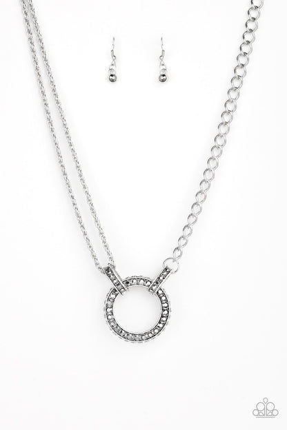 Razzle Dazzle Silver
Necklace - Daria's Blings N Things
