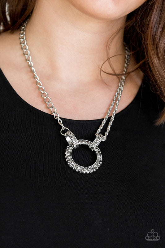 Razzle Dazzle Silver
Necklace - Daria's Blings N Things