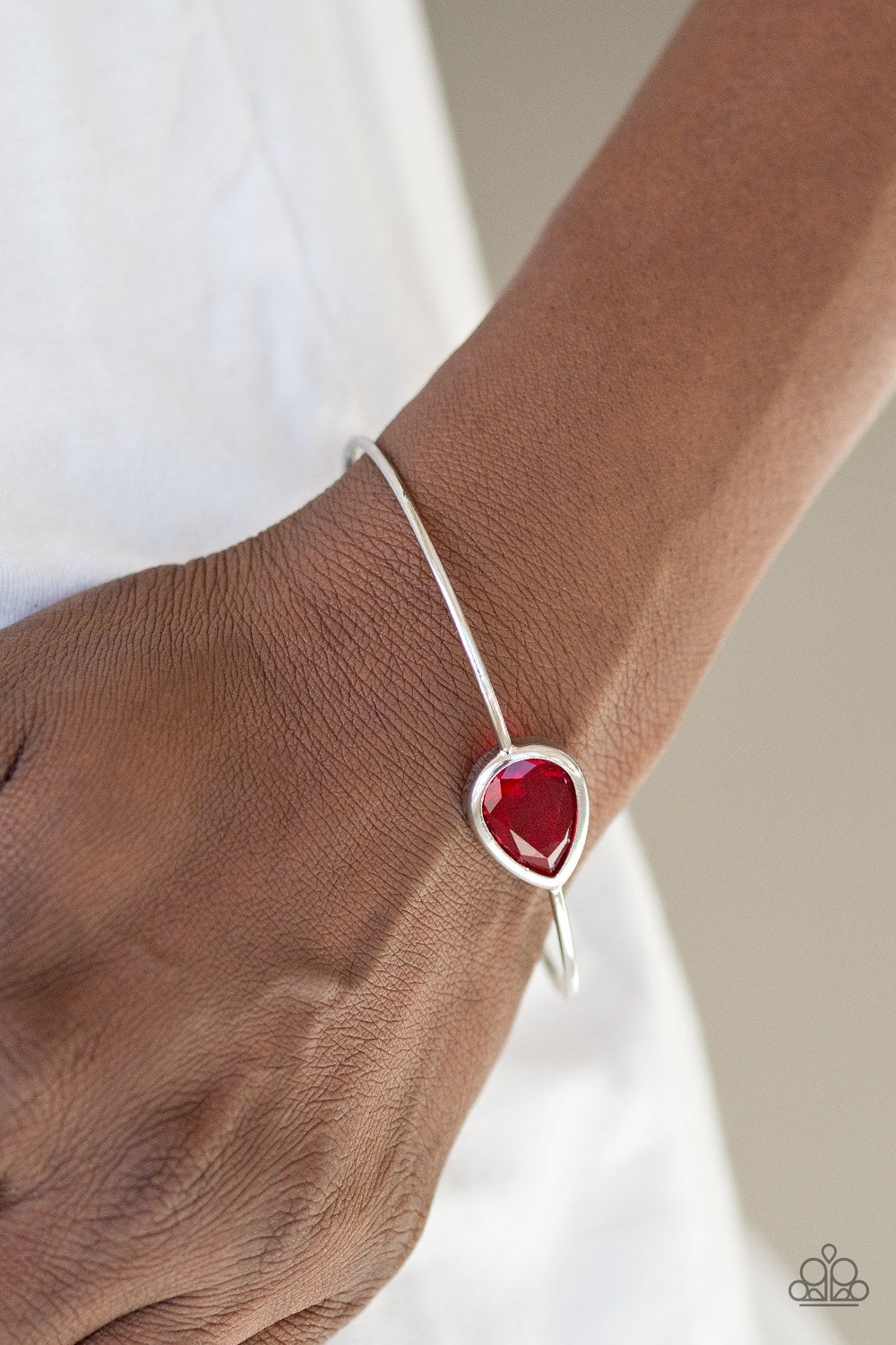 Make A Spectacle Red Bracelet