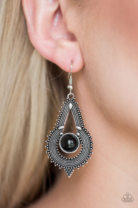 Zoomin Zumba Black
Earrings Paparazzi