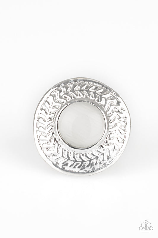 Garden Garland White
Ring - Daria's Blings N Things