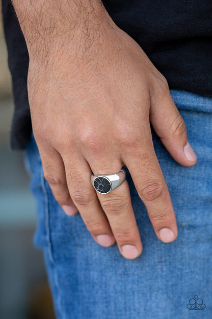 Carbon Print Black
Ring - Daria's Blings N Things