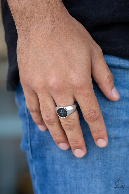 Carbon Print Black
Ring - Daria's Blings N Things
