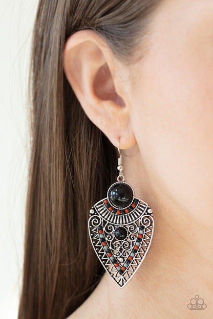 Tribal Territory Black
Earrings Paparazzi