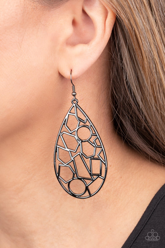 Reshaped Radiance Black
Earrings Paparazzi
