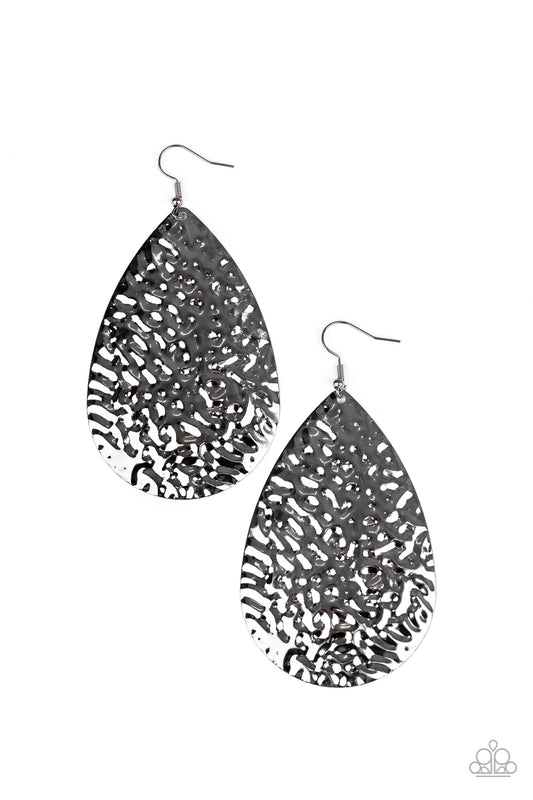 Metallic Mirrors Black
Earrings Paparazzi