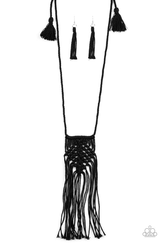 Macrame Mantra Black
Necklace - Daria's Blings N Things