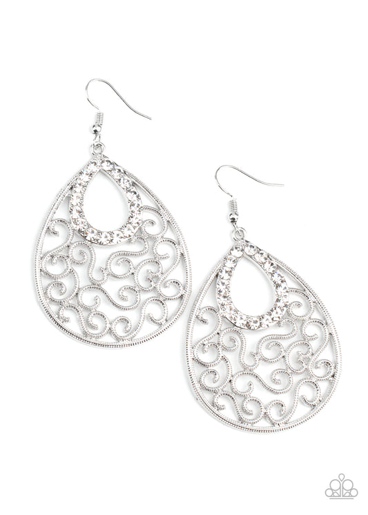 Seize The Stage White
Earrings