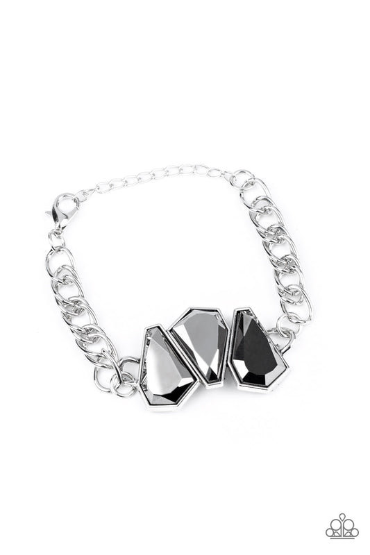 Raw Radiance Silver
Bracelet Paparazzi