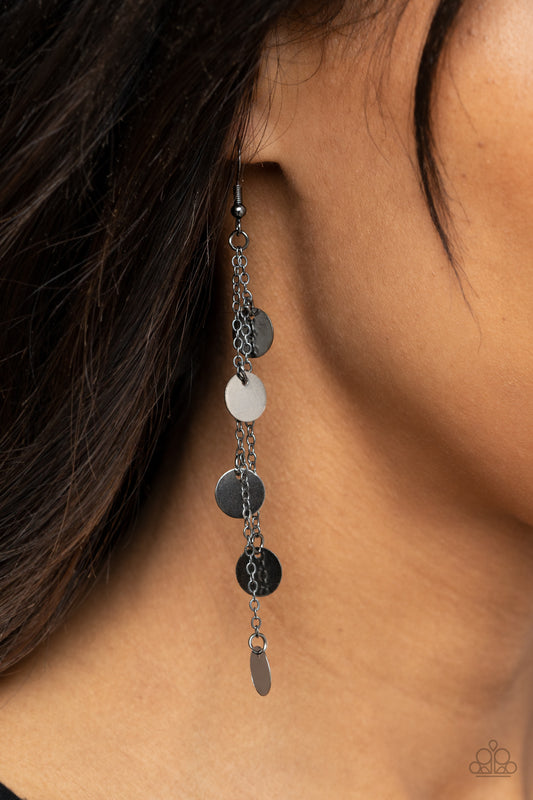 Take A Good Look Black
Earrings - Daria's Blings N Things